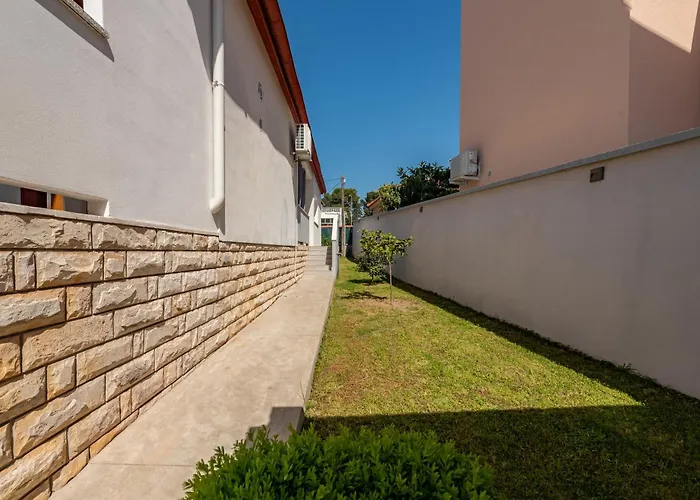 Floyd Apartmán Bibinje