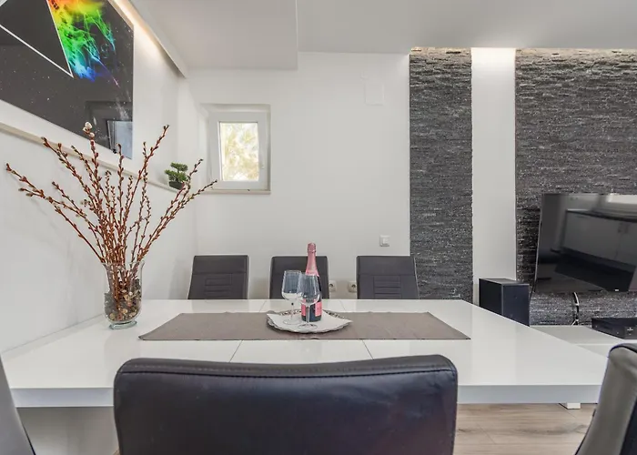 Floyd بيبينيا